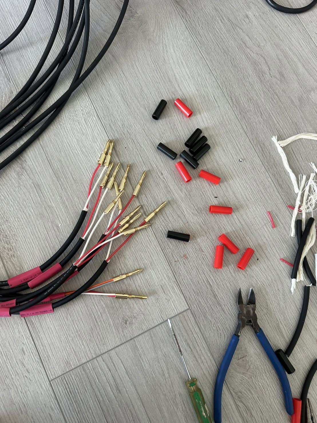 專業喇叭線施工插頭端接熱縮套管處理